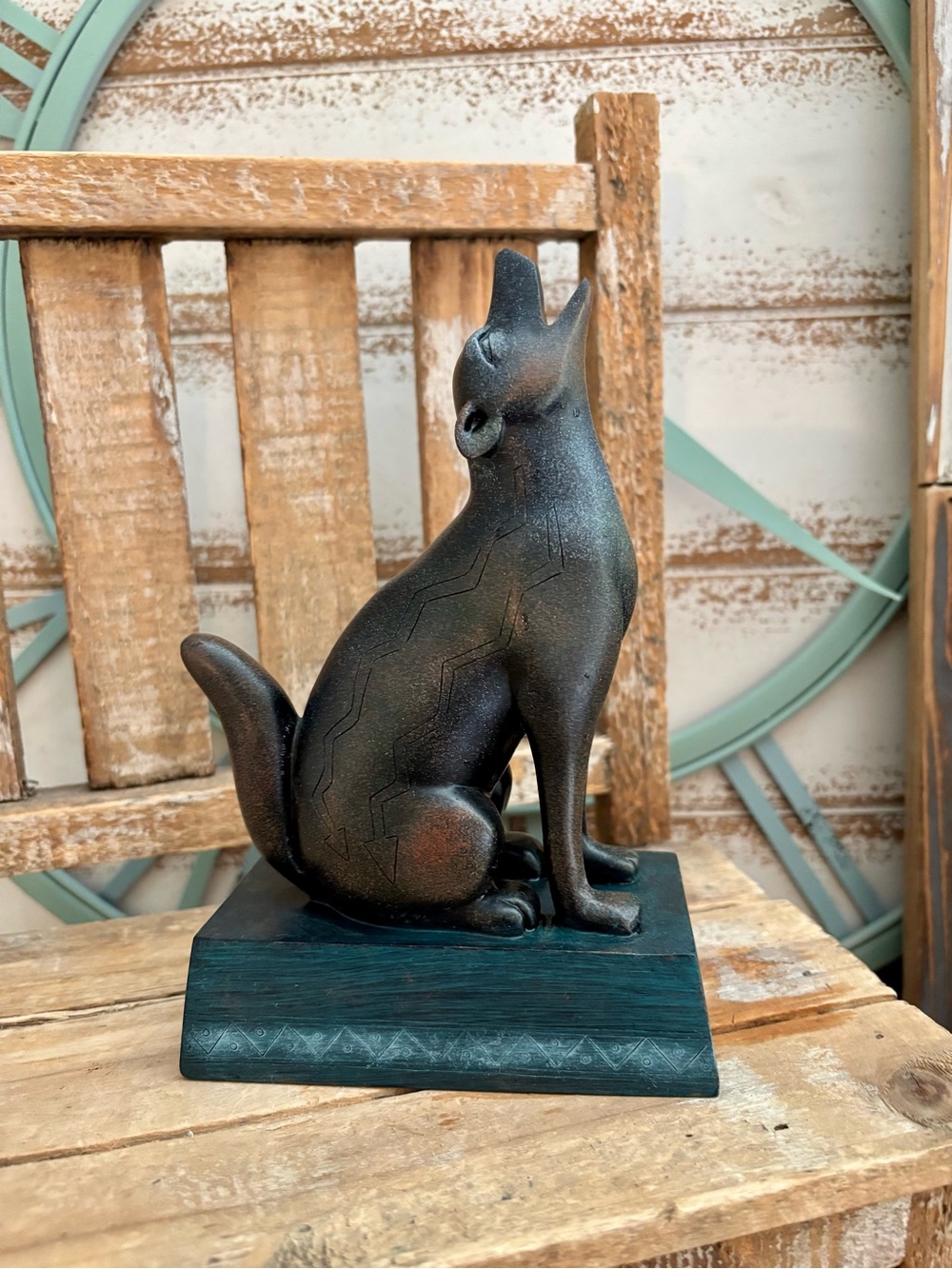 Southwest Vintage Stone Howling Coyote Statue NEW